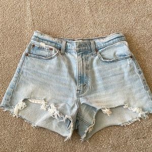 Abercrombie the mom short high rise 4”